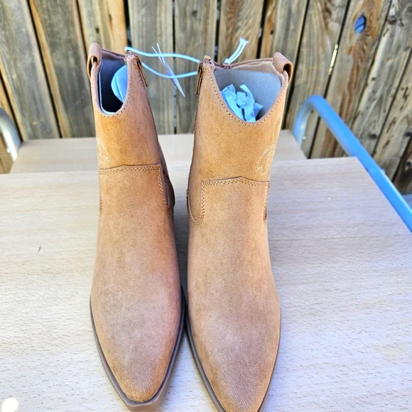 Faux Leather Western Boots Womens Size 8 - Picture 5 of 16